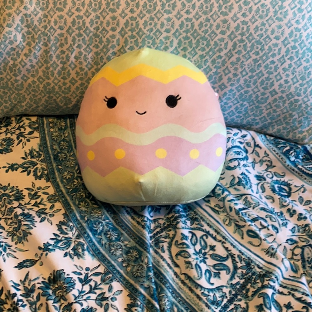 Easter egg squishmellow Edie
